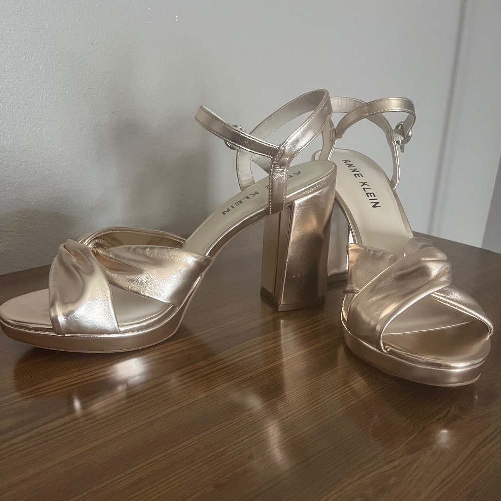 Anne Klein platform Sandal